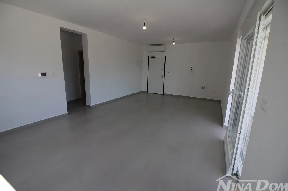 novogradnja s pogledom na more – 76 m² u srcu vira! - slika 9
