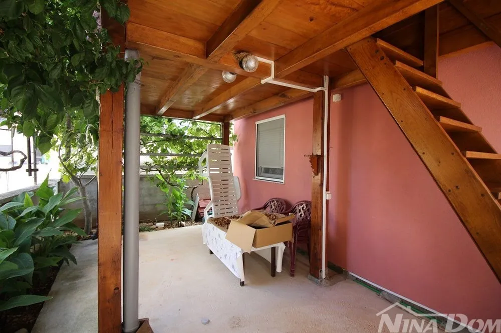 samostojeća kuća južna strana s dva apartmana - slika 39