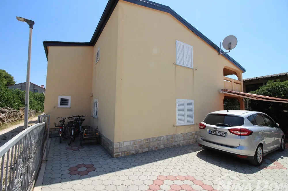 dalmacija vir, južna strana vira, blizina centra. - slika 4