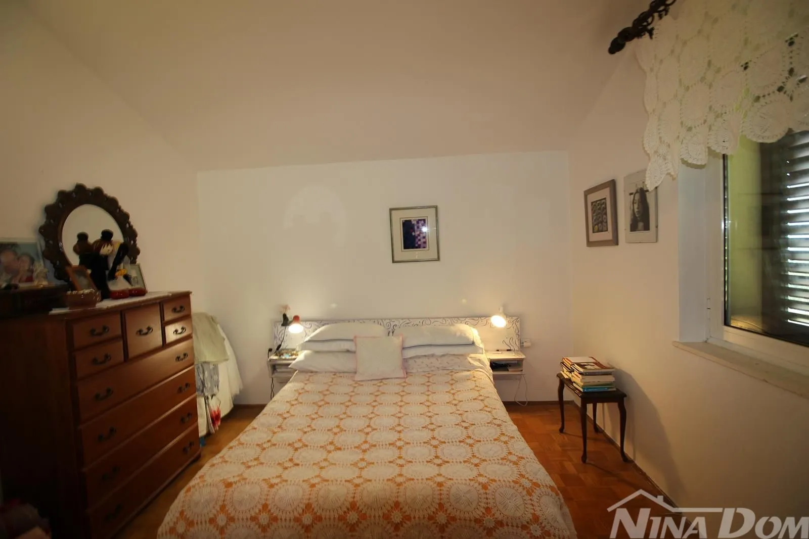 otok ugljan guduće drugi red od mora - slika 17