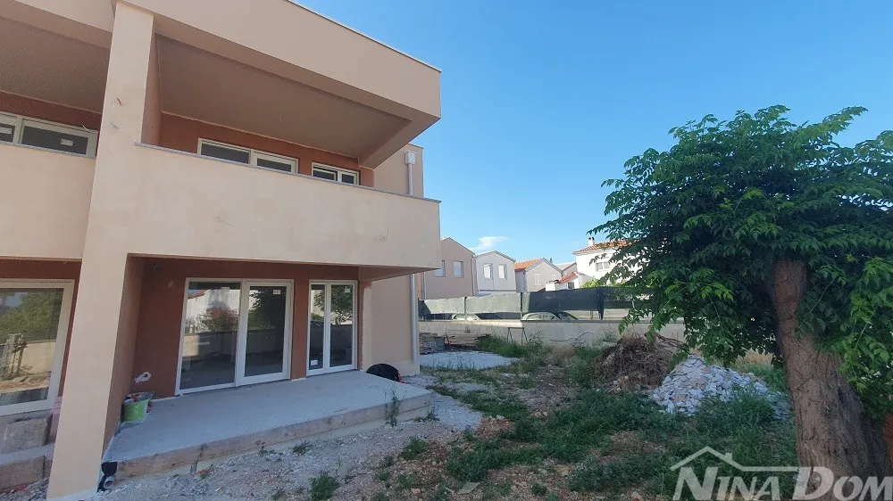 južna strana otoka vira, novogradnja vila s bazenom - slika 3