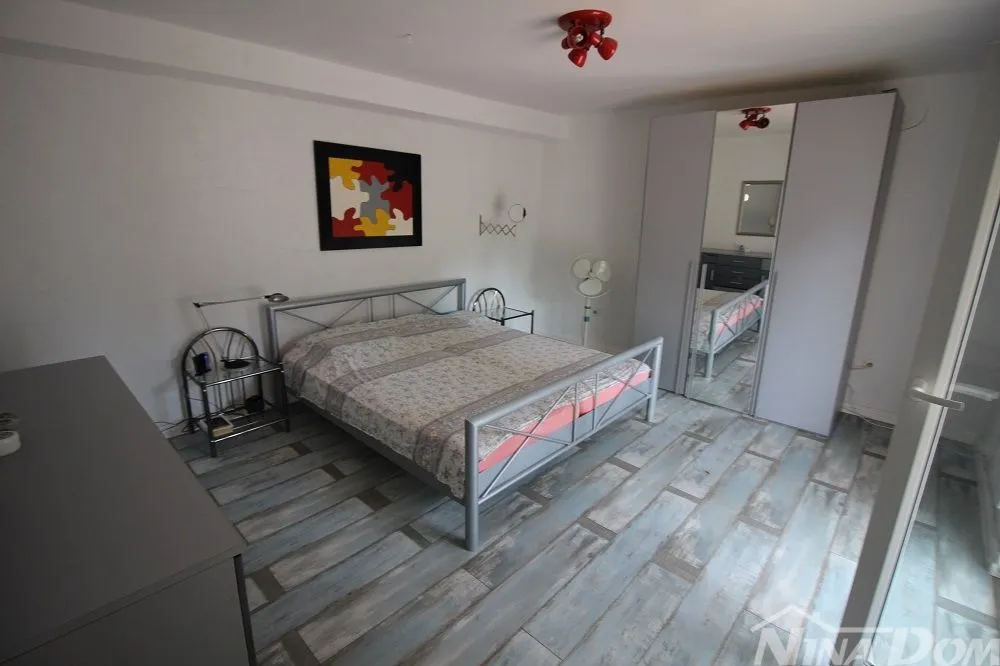 nekretnina u mirnom dijelu naselja - slika 9
