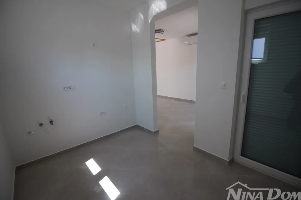 bungalov novogradnja, mirna i tiha pozicija, - slika 9