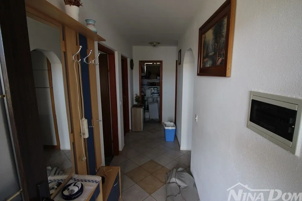 dvojna kuća s dva apartmana 50 metara do mora. - slika 12