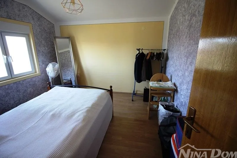 lijepo uređena nekretnina, s dva stana , garaža s okućnicom - slika 35