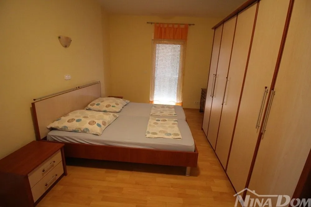 kuća dvojnica, dva velika stana s okućnicom. - slika 7
