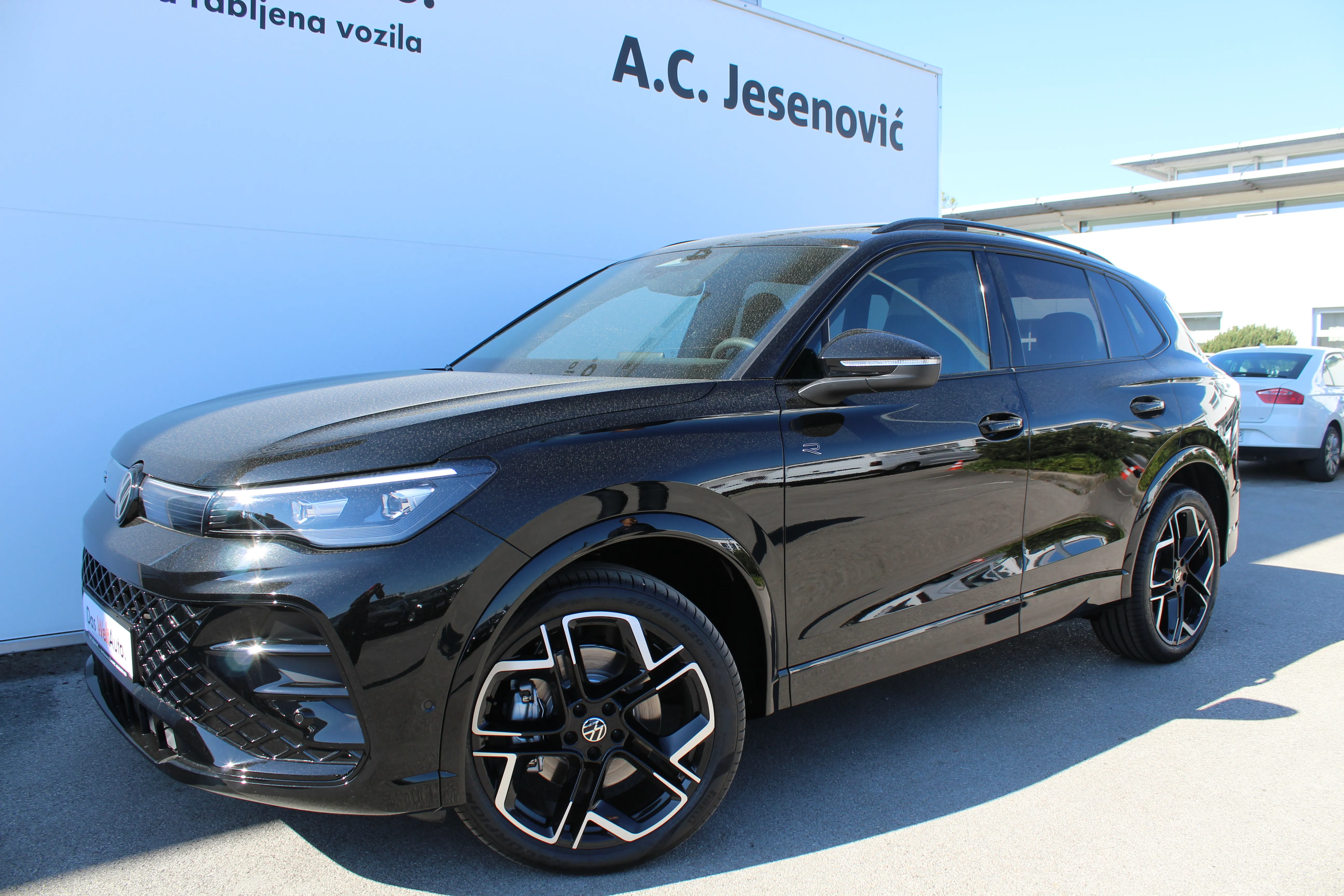 13213 volkswagen tiguan 2.0 tdi dsg r-line plus - slika 7
