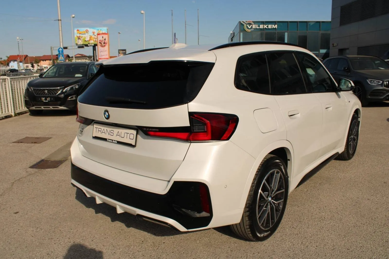 bmw x1 20d xdrive automatik m-paket *led, navigacija, kamera* - slika 5