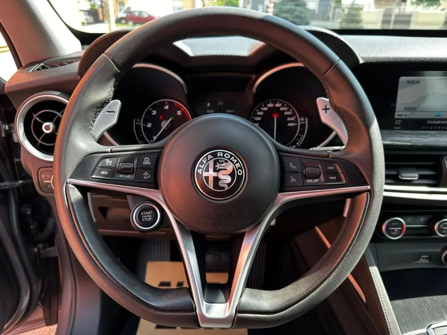 alfa romeo stelvio 2,2 d automat •2019.g.•q4•kamera•190ks•leasing• - slika 8