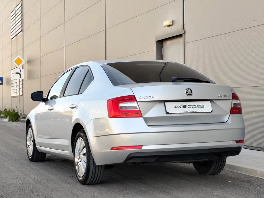 škoda octavia 1,6 tdi simply |hr auto |veliki servsi |odlično stanje - slika 25