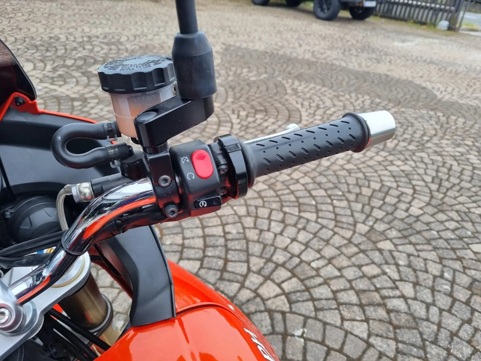 triumph tiger 1050, 2009 god. - slika 7