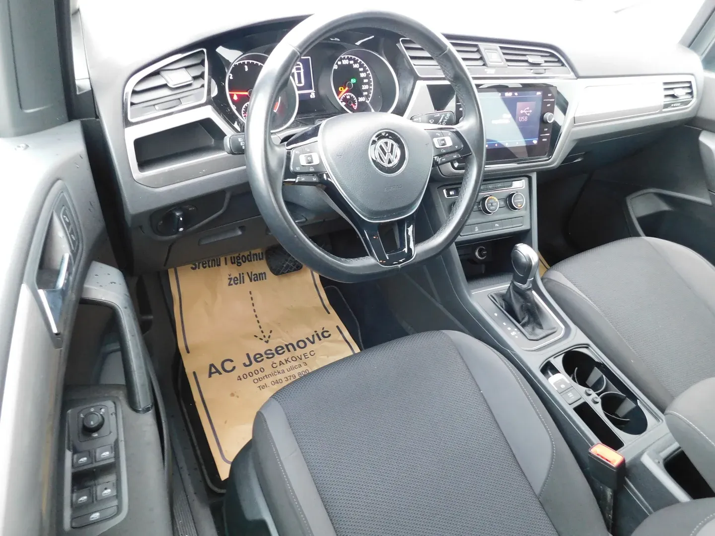09292 volkswagen touran 1.6 tdi dsg trendline - slika 8