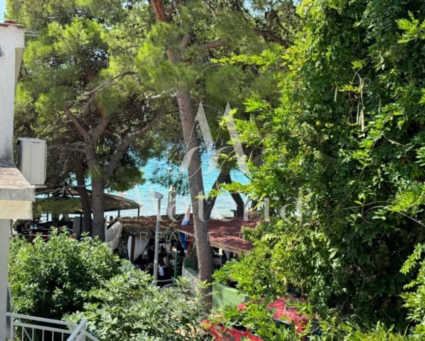 Jadrija, Kuća 40m Od Mora, 2 Stambene Jedinice, Rijetkost Na Tržištu - Jadrija, Šibenik