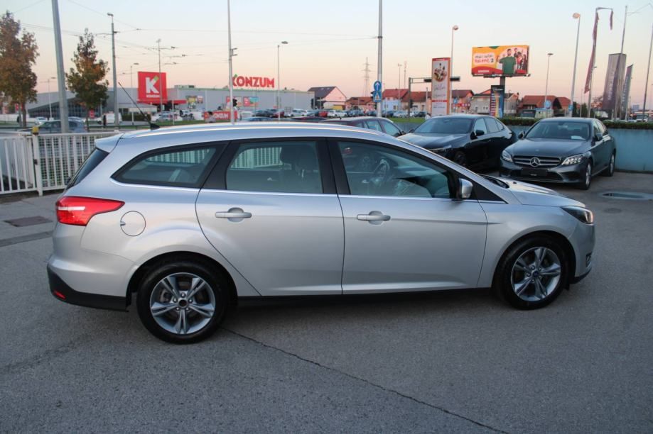ford focus karavan 1.0 ecoboost - slika 4
