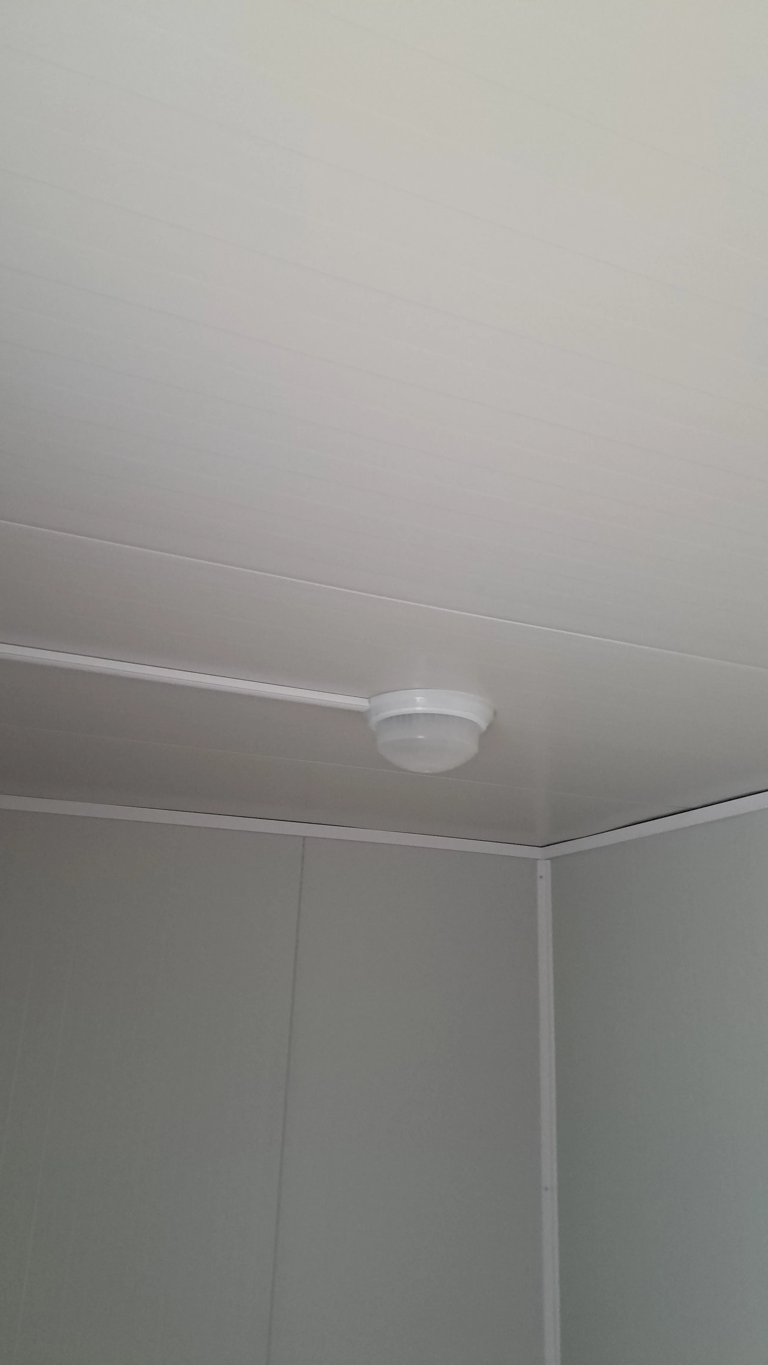 kontejner uredski 15m2 s građevinskom i zemljištem 649 m2 - slika 4