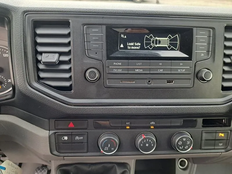 volkswagen crafter 2.0 tdi*140ks*klima*krovni nosači* - slika 15