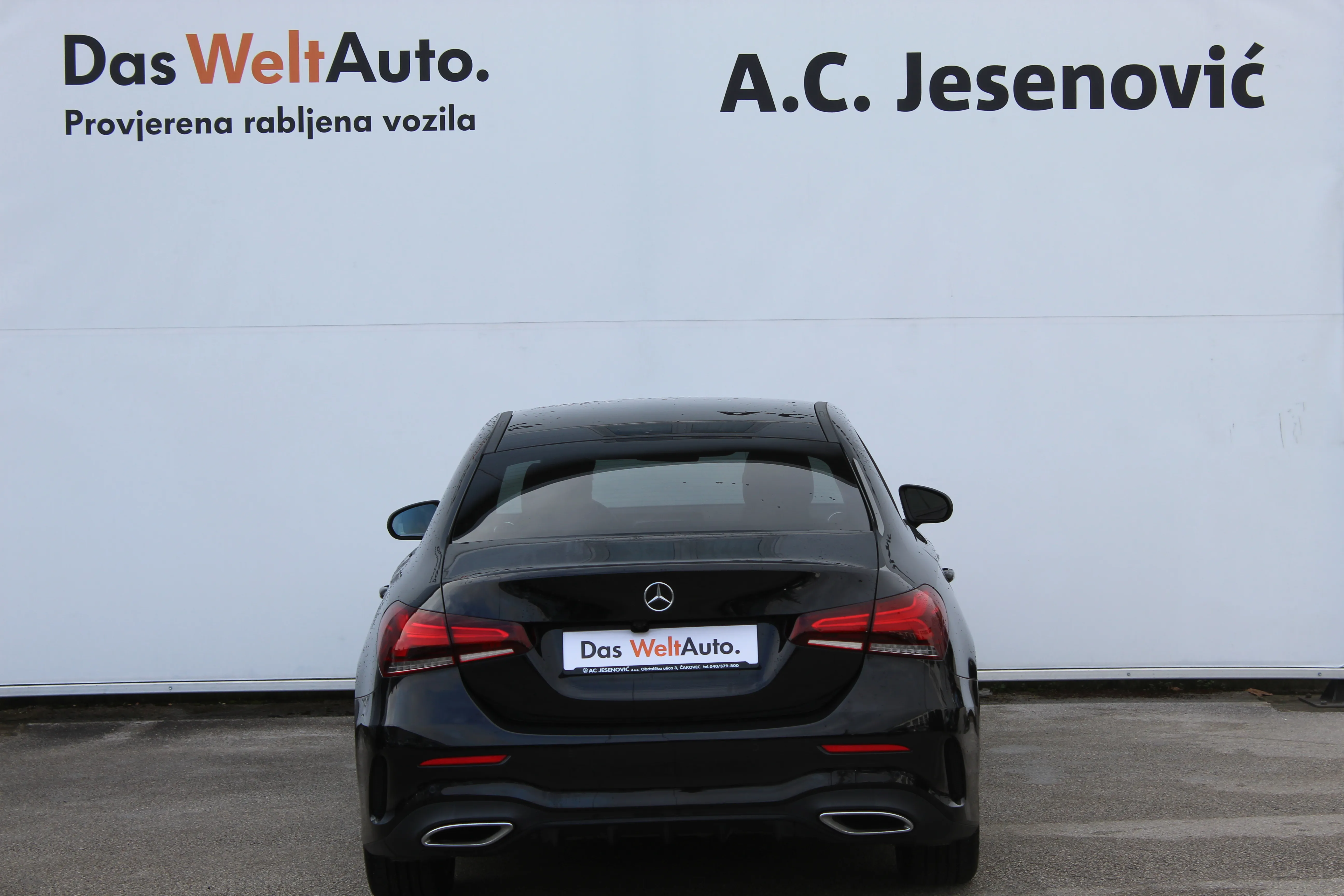 13073 mercedes-benz a limuzina 180 amg line - slika 5