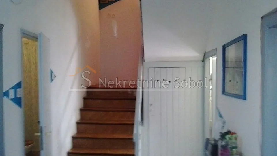 unije - kuća, 240 m2 prodaja - slika 5