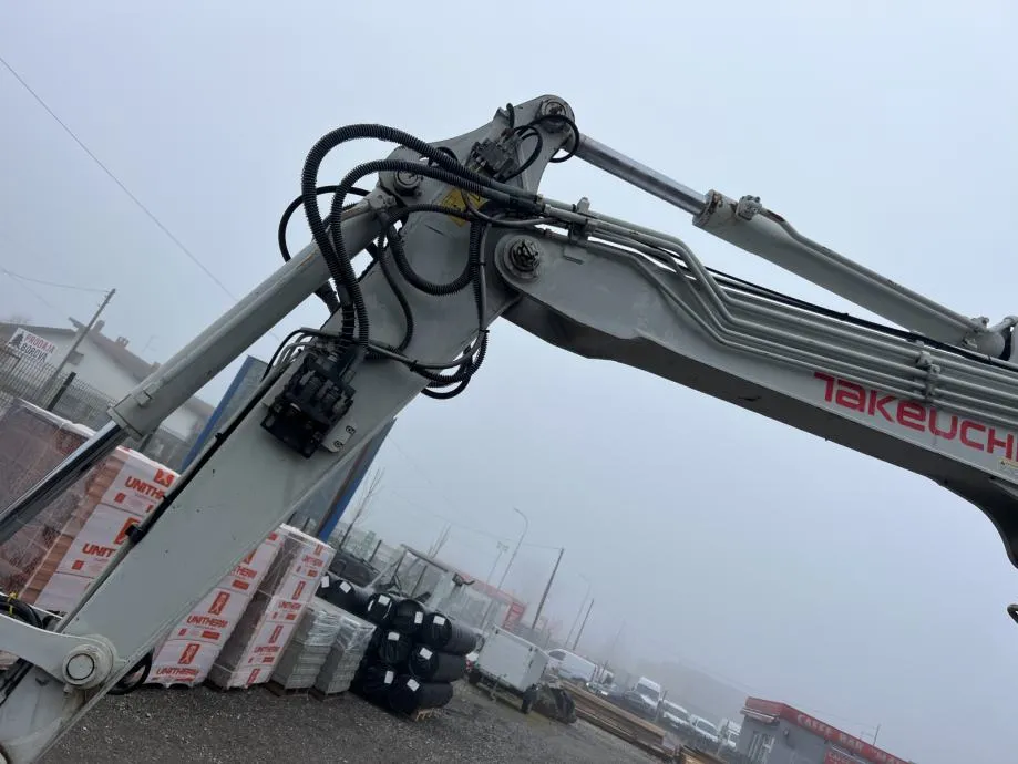 bager takeuchi tb180fr - slika 16