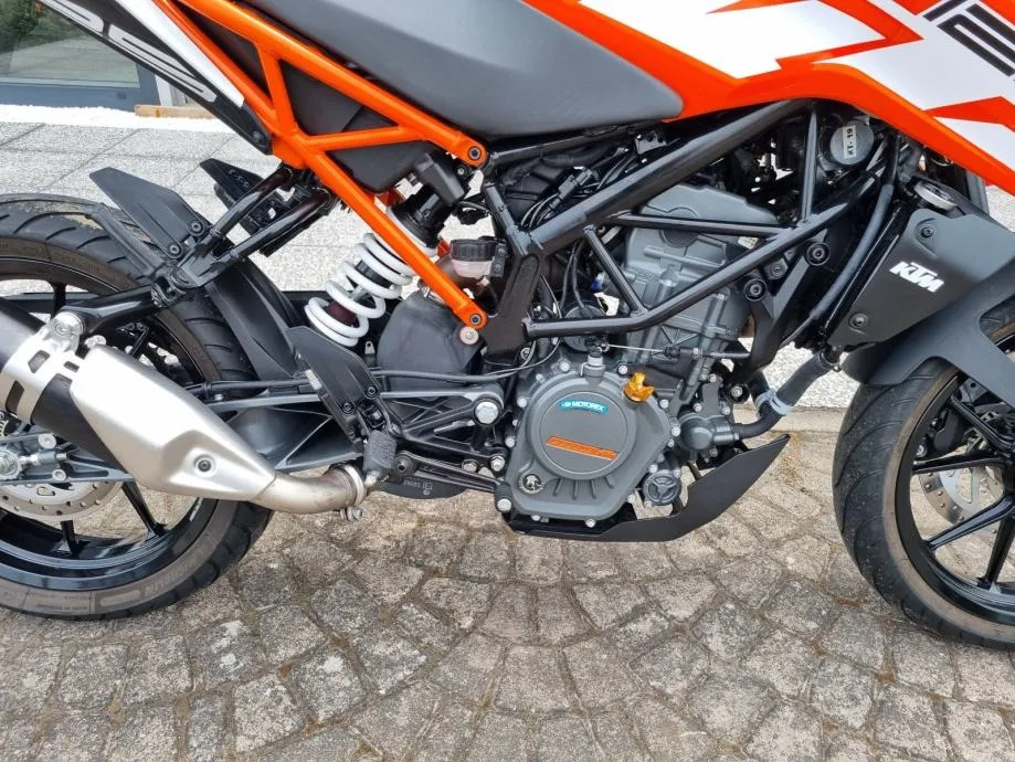 ktm duke 125 abs, a1 kategorija, s garancijom, 2019 god. - slika 11