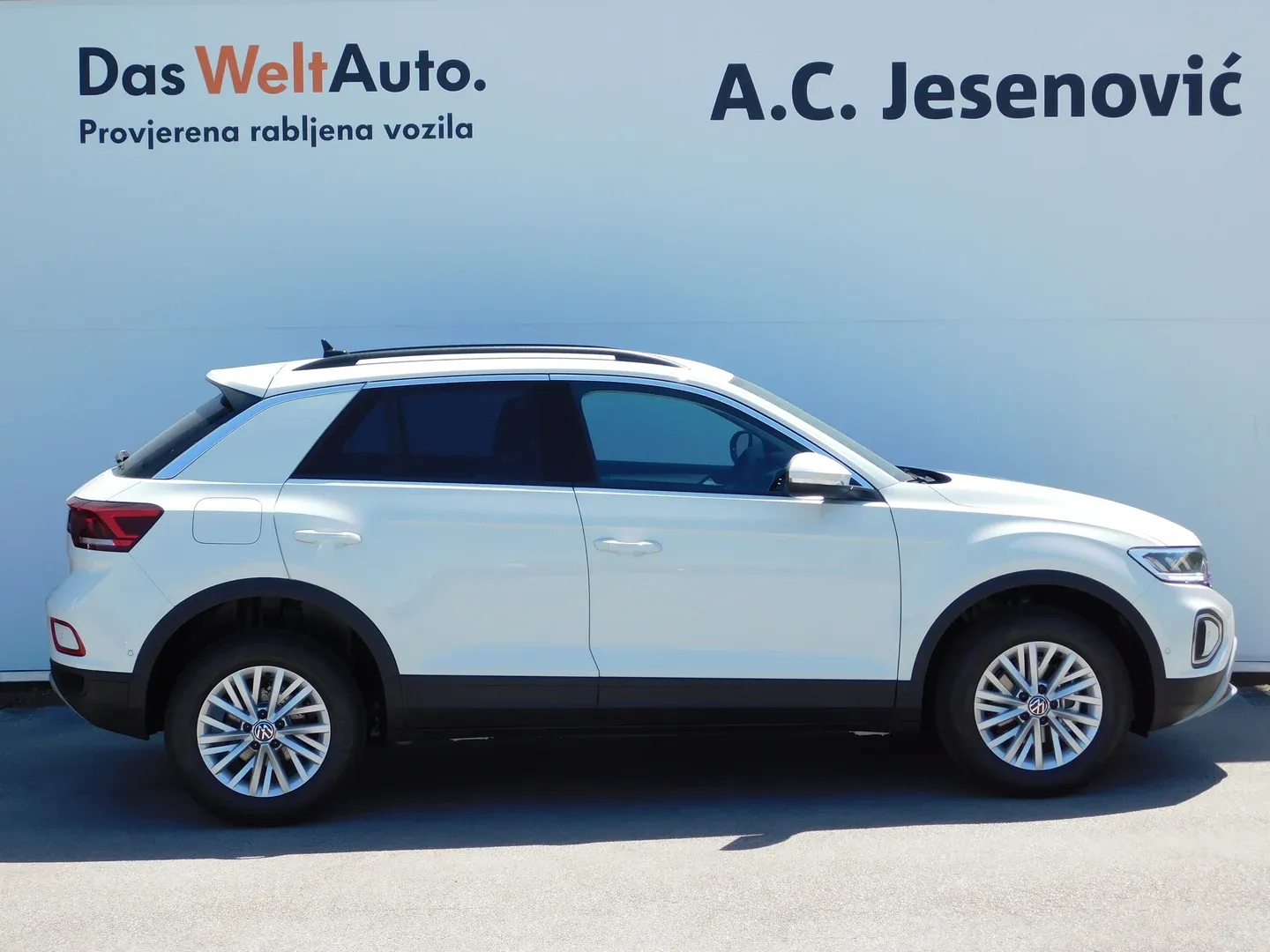12837 volkswagen t-roc 1.0 tsi 4life - slika 4