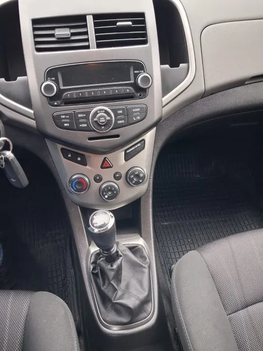 chevrolet aveo 1,2 ,2013. 82000 km , kartice 24/36 rata - slika 8