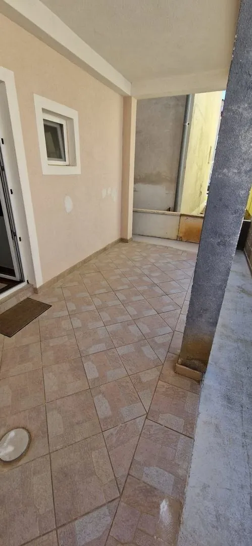 vir, kuća s 2 apartmana(148m2), 150 metara do plaže (prodaja) - slika 17
