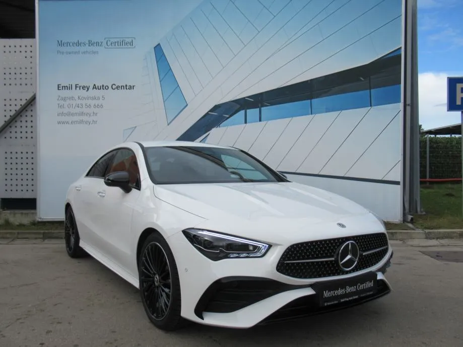 mercedes-benz cla 200 d amg line / night paket / 19" / keyless - slika 3