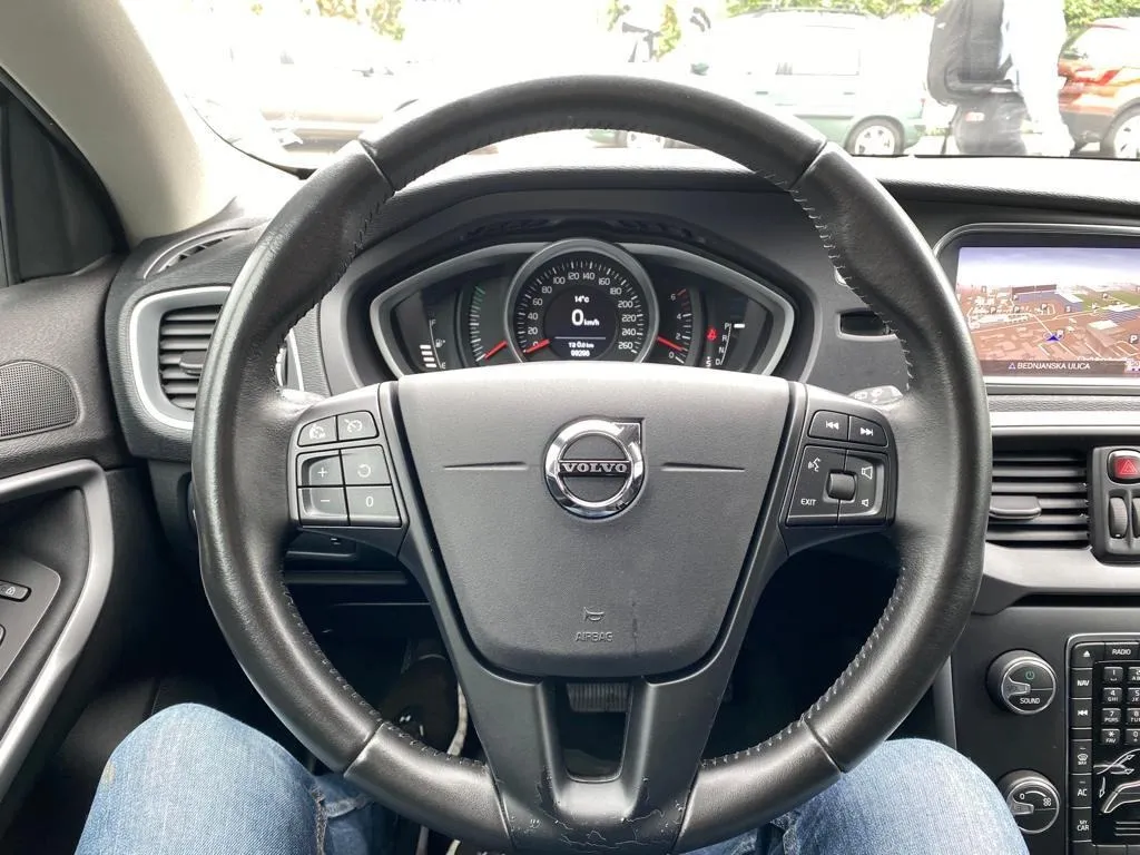 volvo v40 d3 kinetic automatik, navi, tempomat, 4x garancija!!! - slika 19