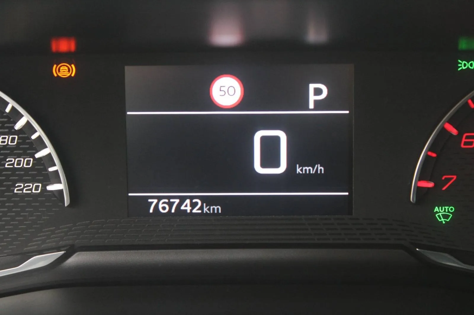 peugeot 2008 1.2 puretech automatik - slika 21