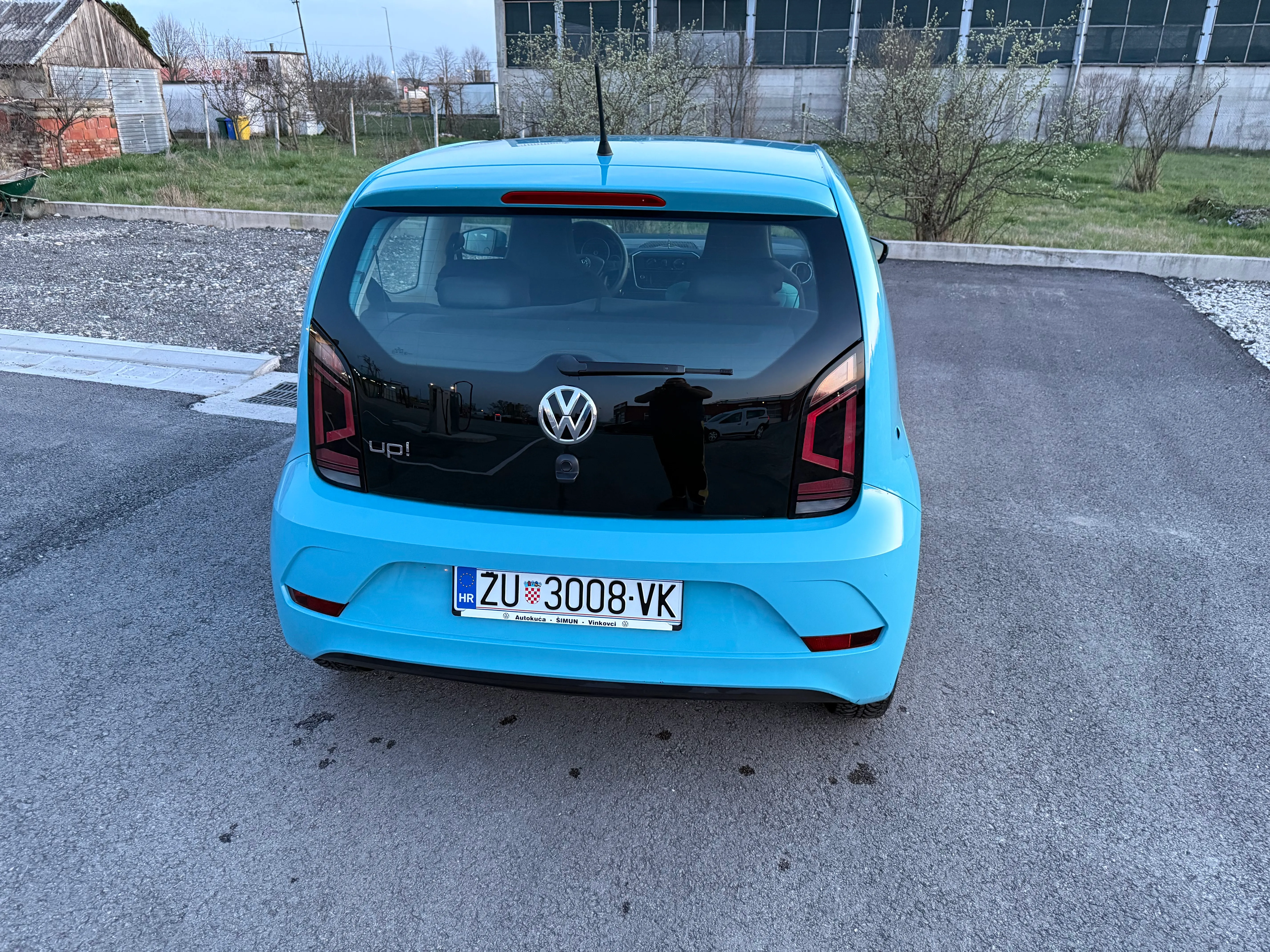 prodajem vw up! - slika 4