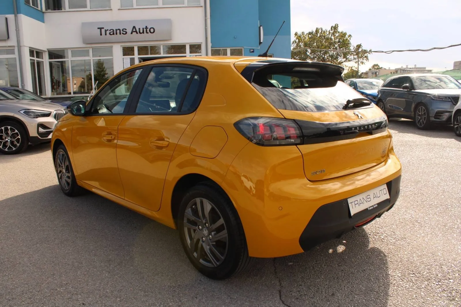 peugeot 208 1.2 puretech *led, navigacija* - slika 7