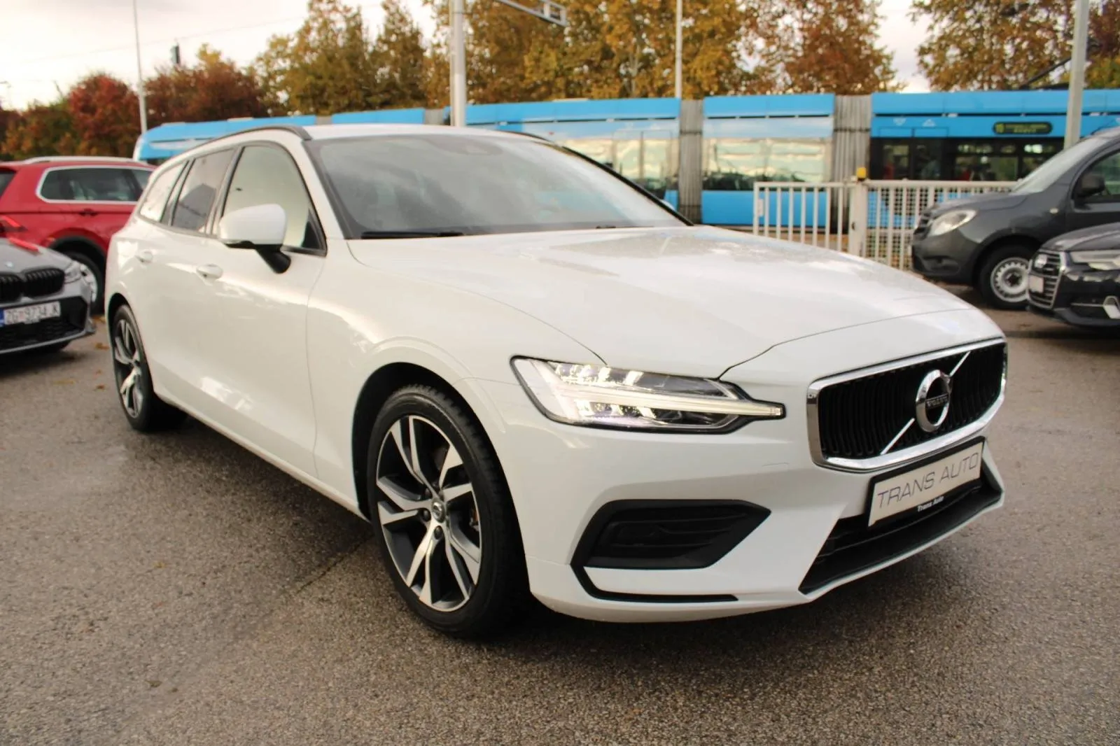 volvo v60 2.0d b4 automatik *led, navigacija, kamera* - slika 3