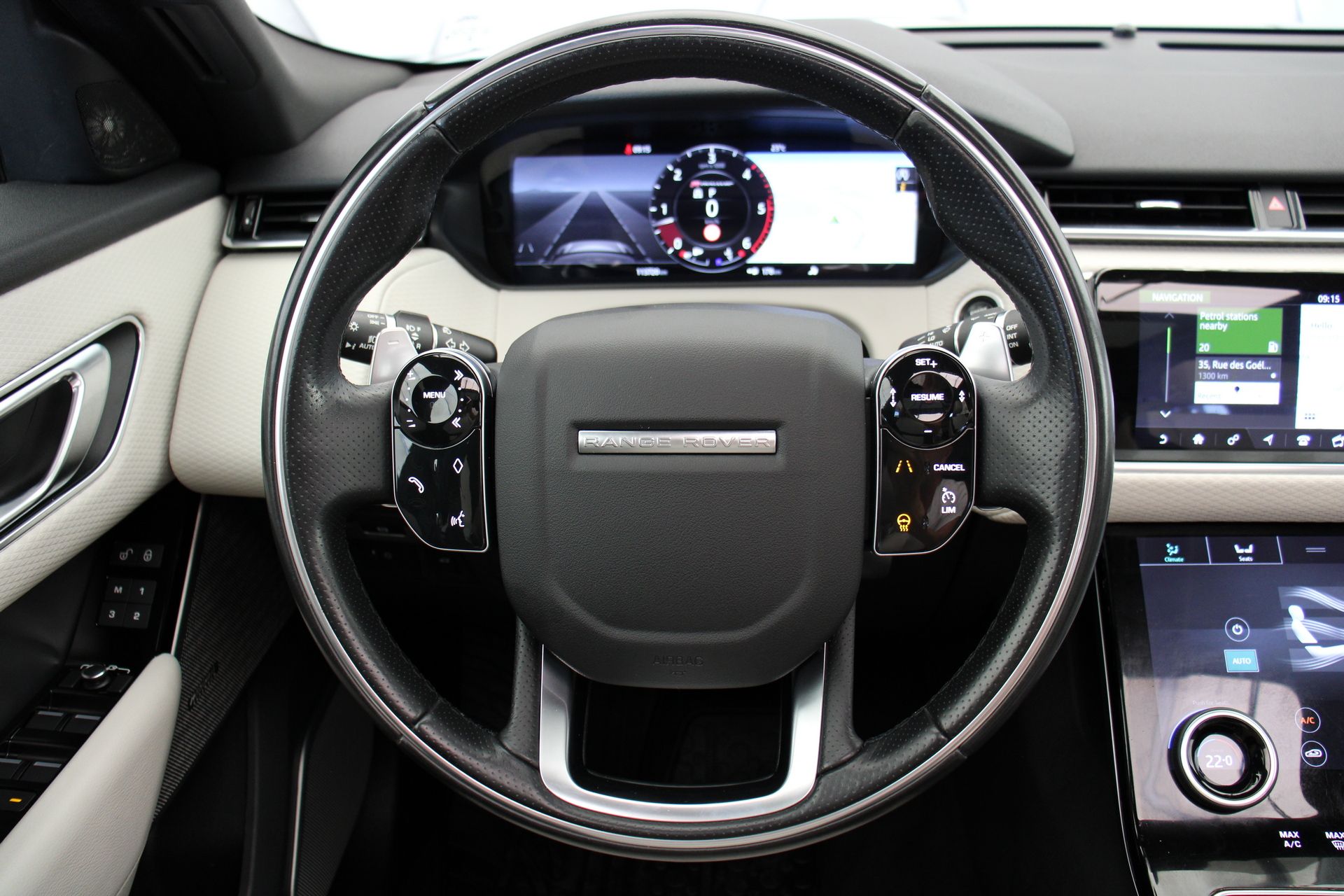 land rover range rover velar r-dynamic se 3.0d 4wd a8 300km pano airma - slika 8