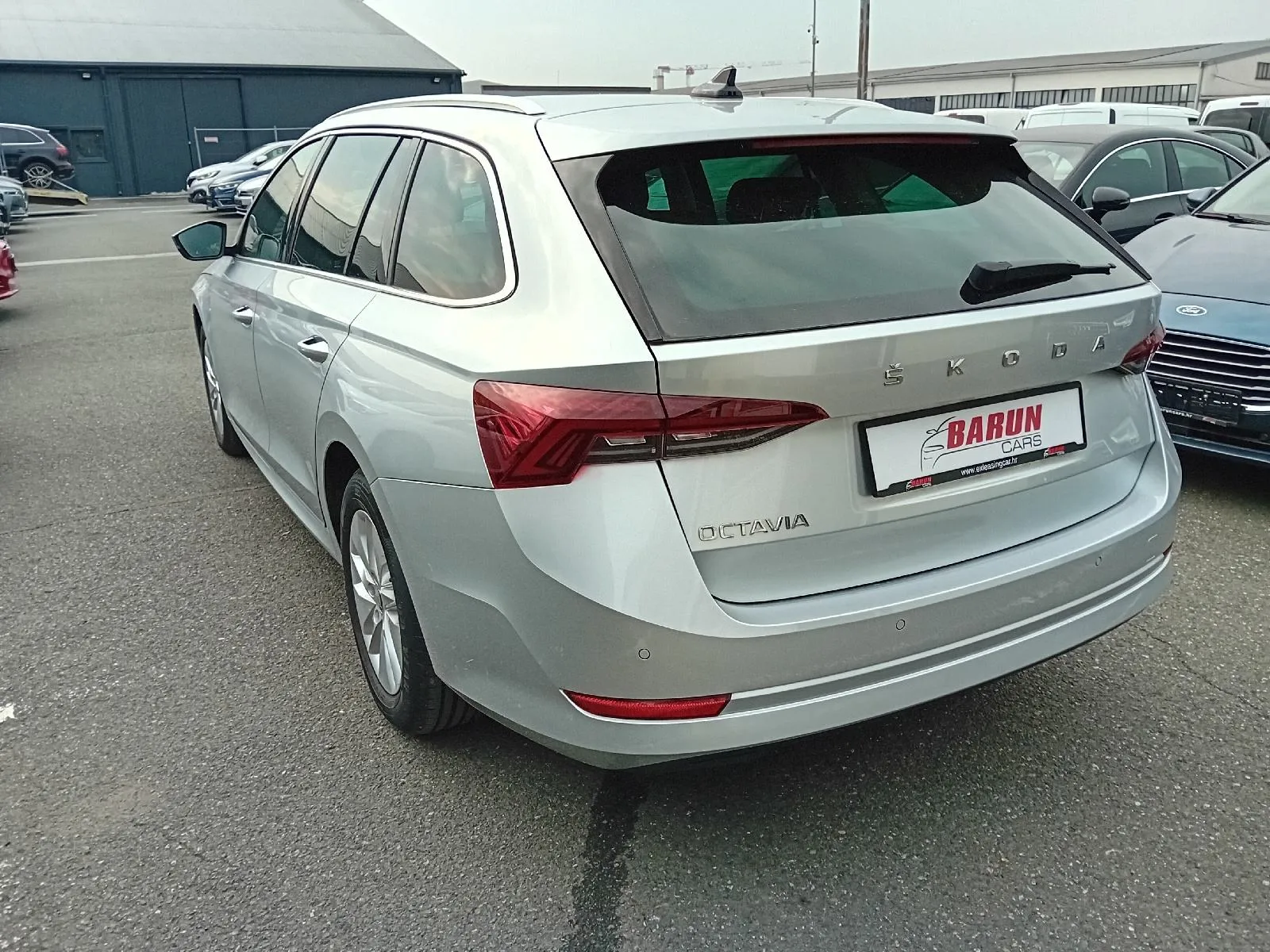 škoda octavia combi 2,0 tdi, ,do 2 godine jamstva,u sustavu pdv-a. - slika 4
