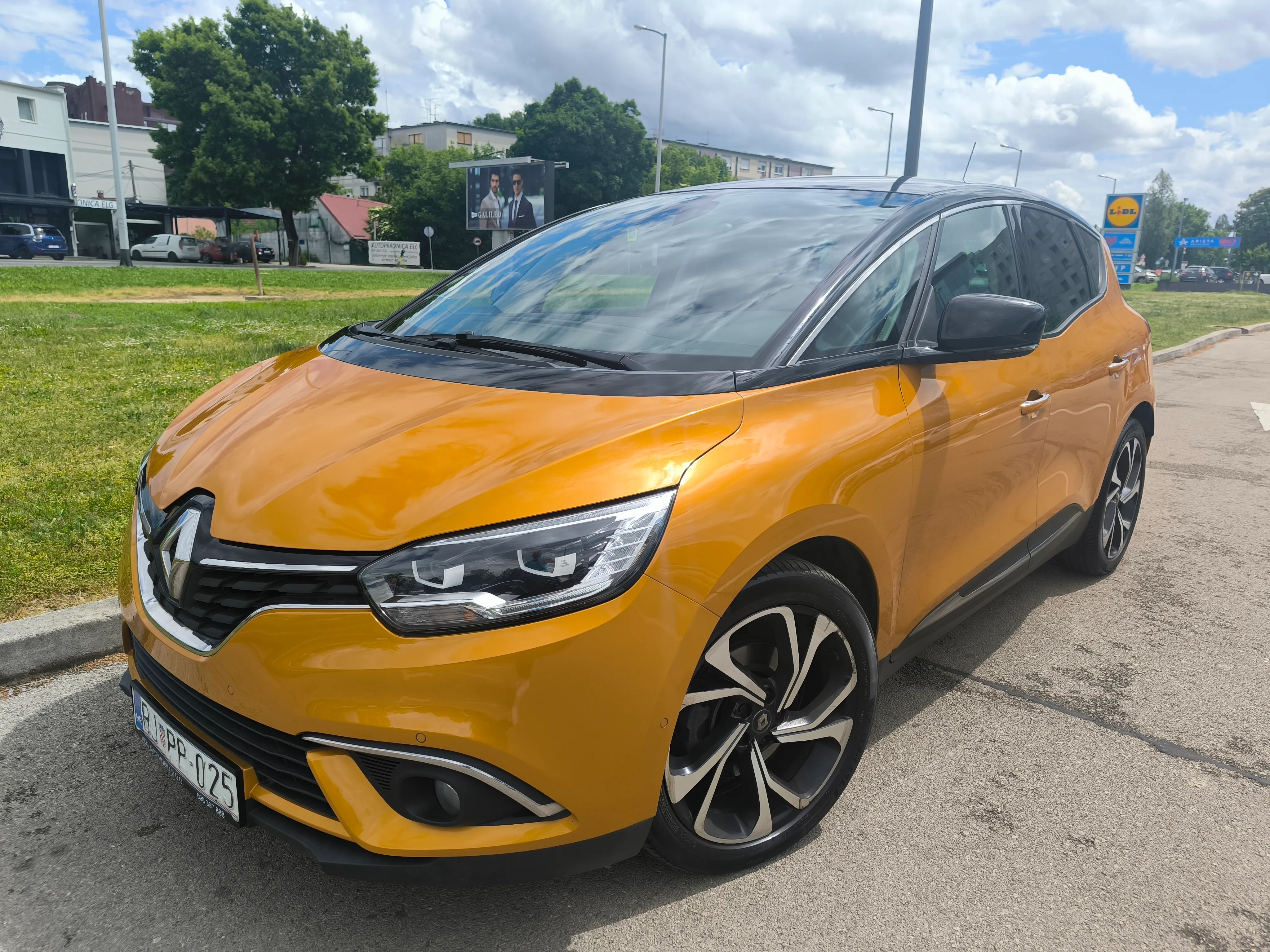RENAULT SCENIC dci 120 ,INTENS, FULL LED, KAMERA, TOP STANJE - Zagreb