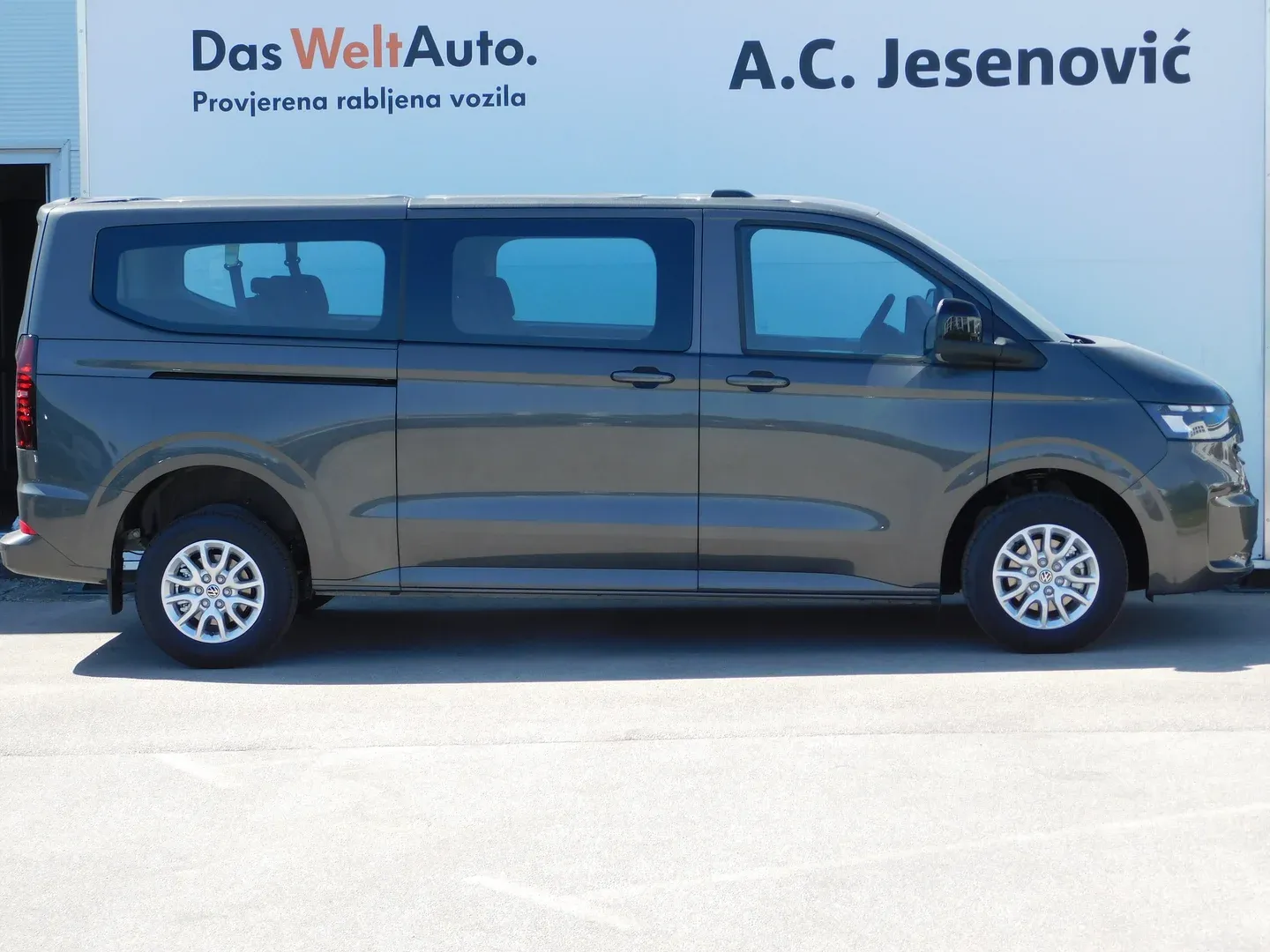 12609 vw caravelle life l2 2.0 tdi - slika 4