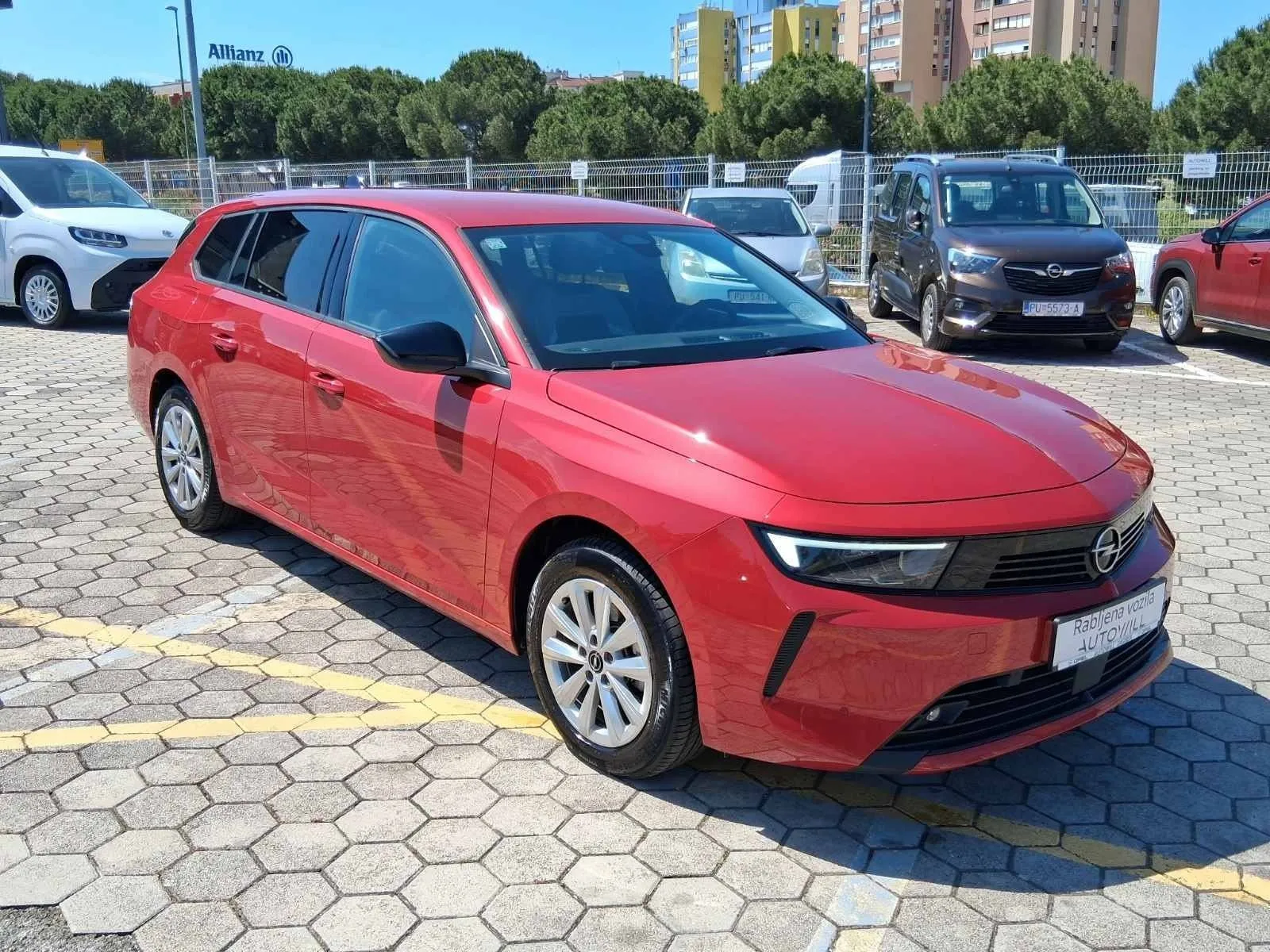 astra sports tourer edition f 1,2 xhl - slika 3