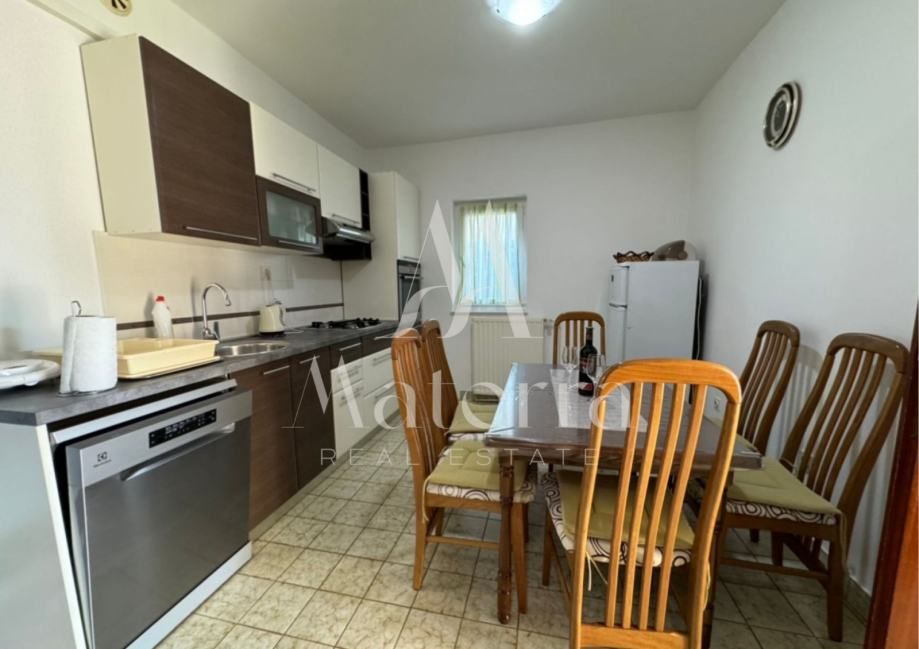 murter, 2-soban stan - 76,98 m2 sa terasom, parking, 400m od centra - slika 8