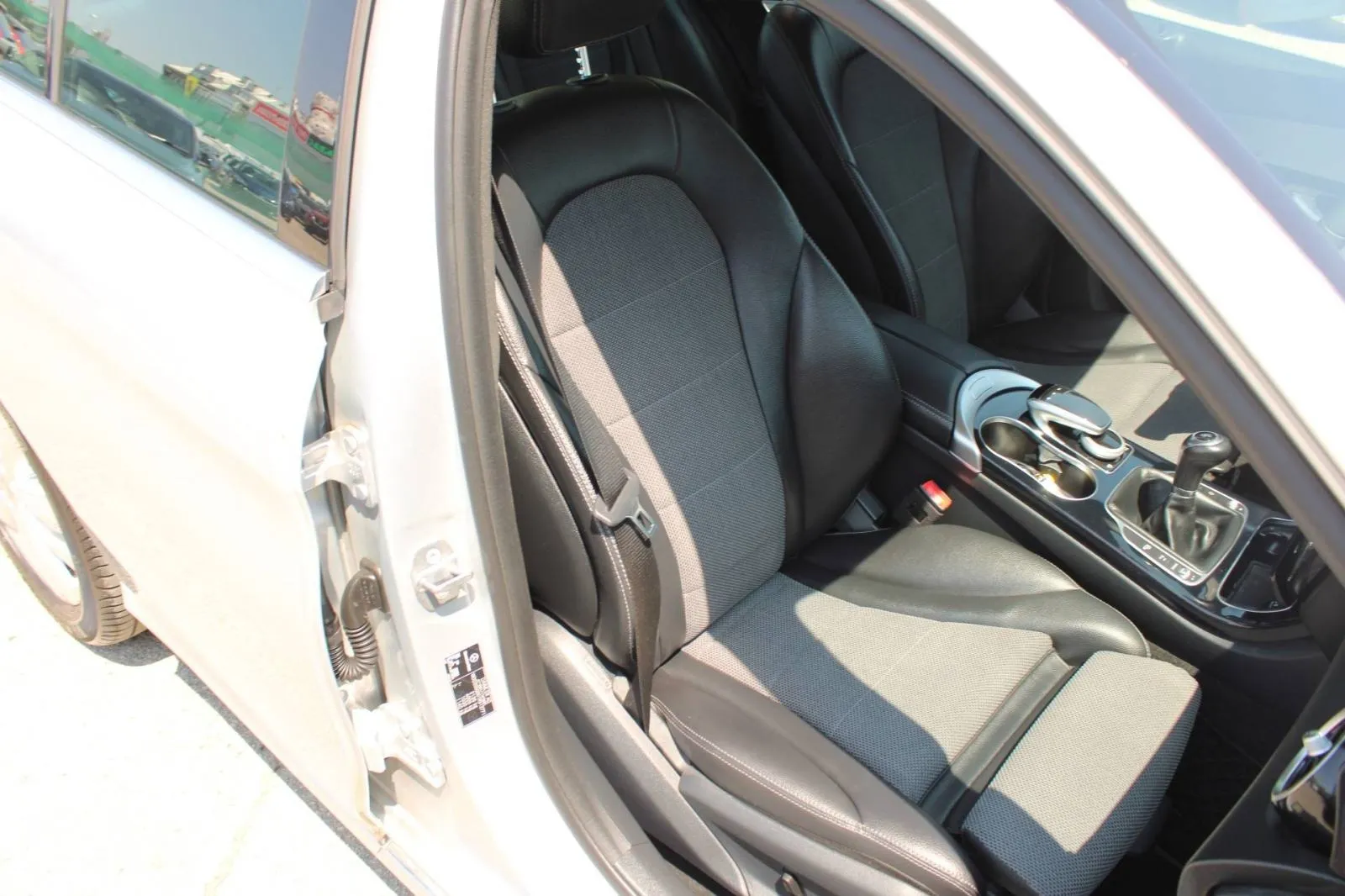 mercedes-benz klasa c 180d *led, navigacija, kamera* - slika 17