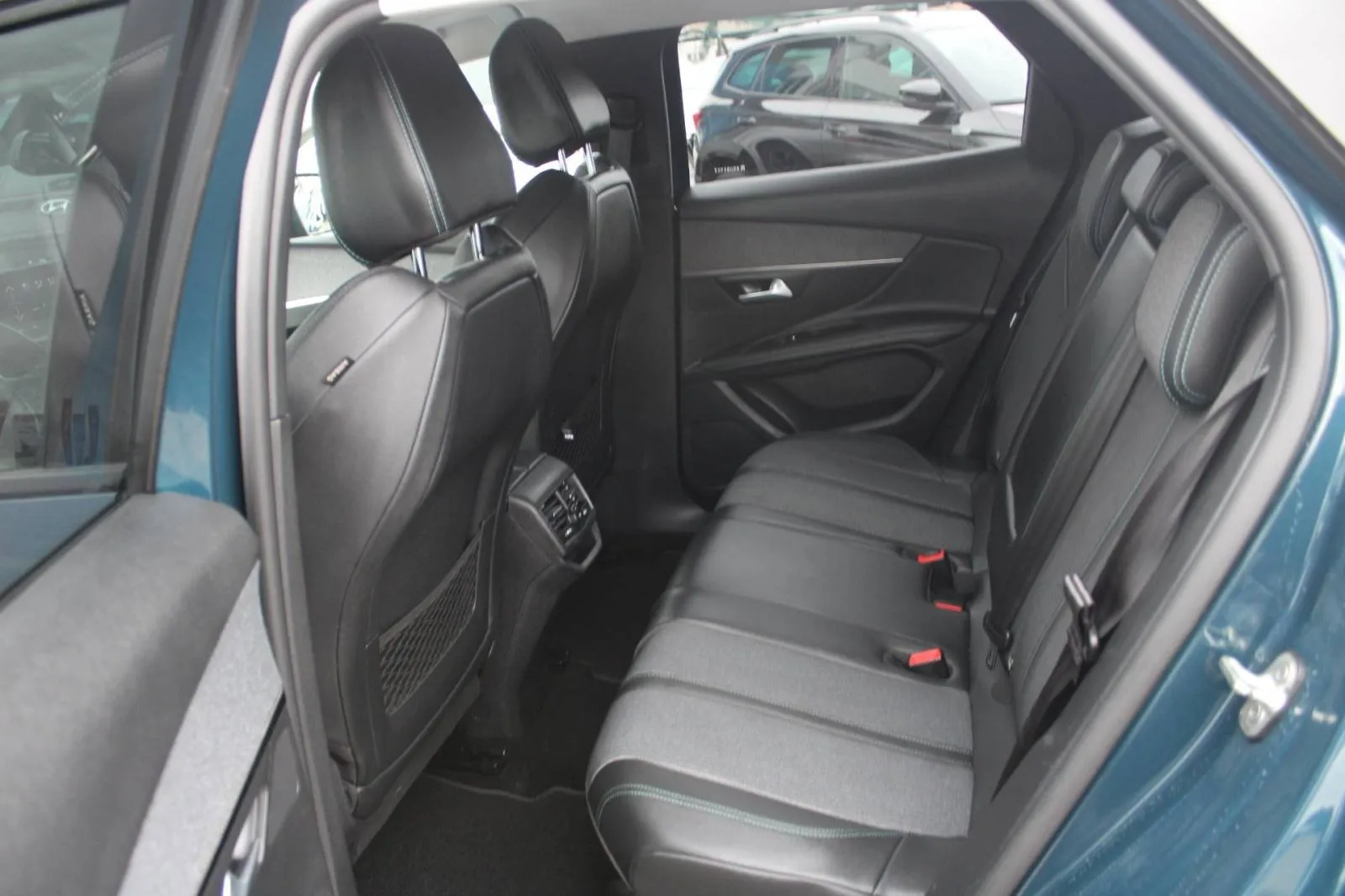 peugeot 3008 1.5 hdi automatik allure *led, navigacija, kamera* - slika 12