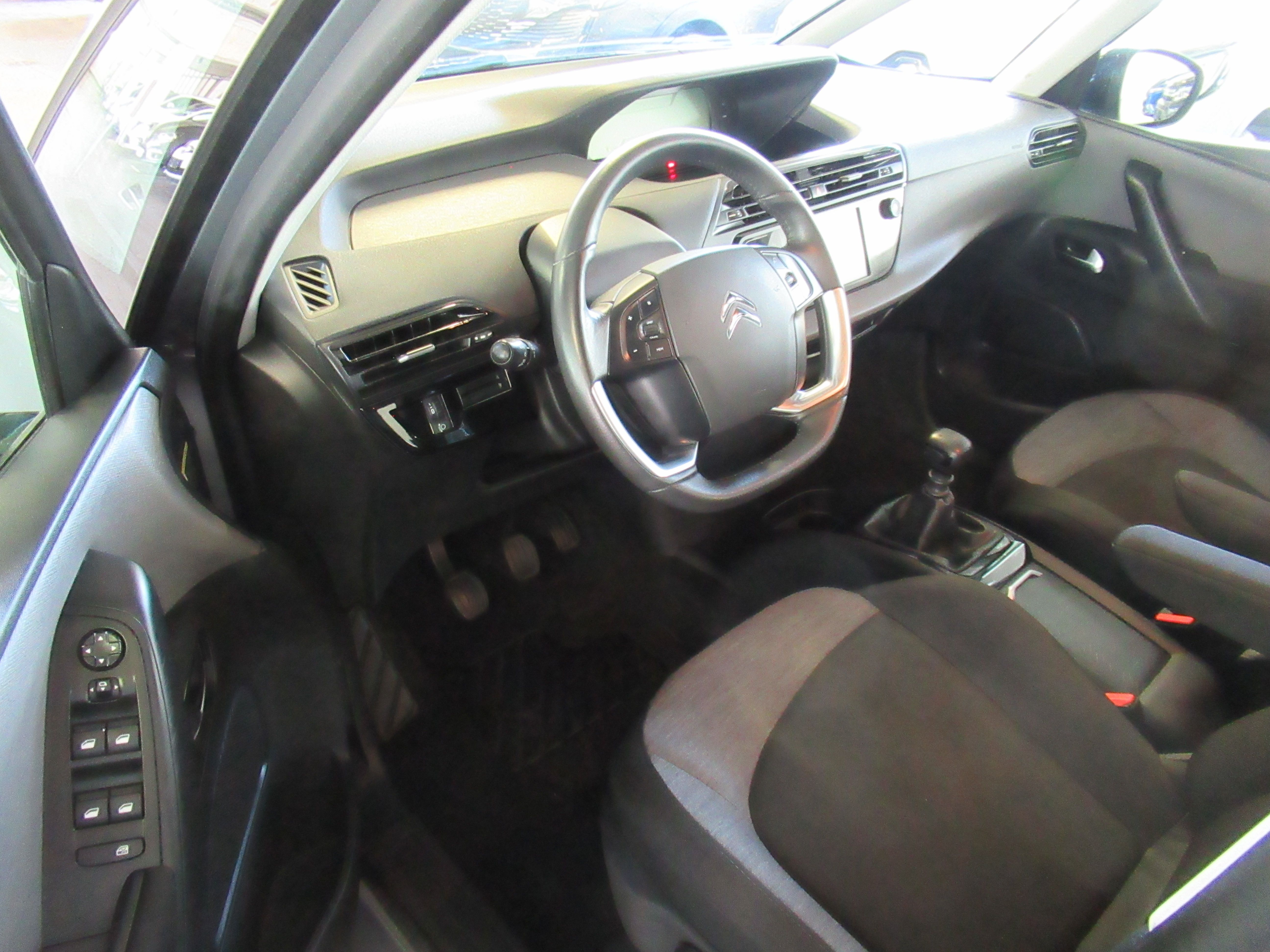 citroen c4 grand space tourer 130 km, 7 sjedala, navi - slika 11