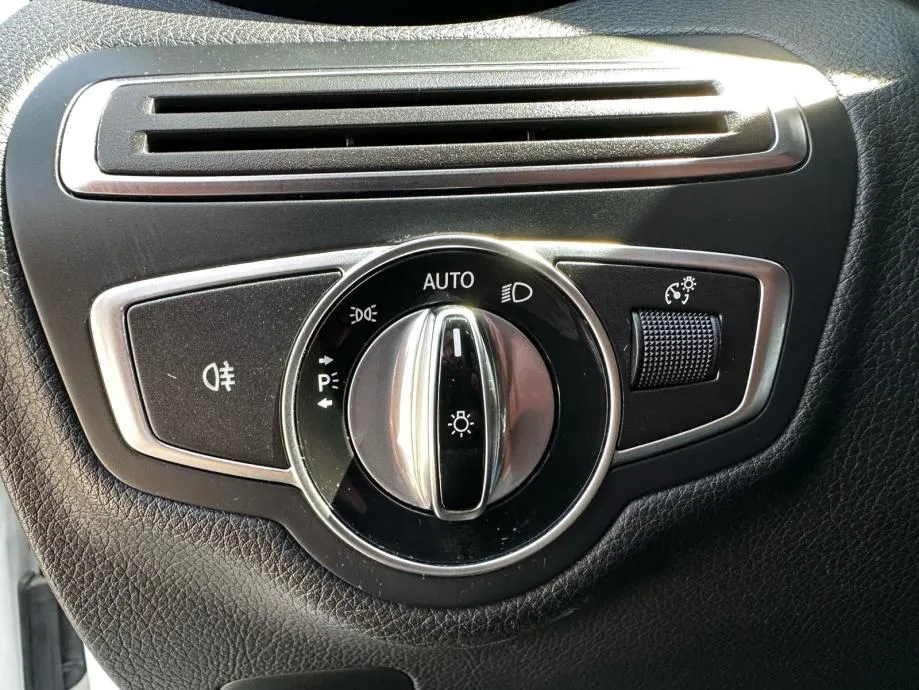 mercedes-benz c-klasa 200d•automatik•100kw•2016.g.•gotovina• - slika 16