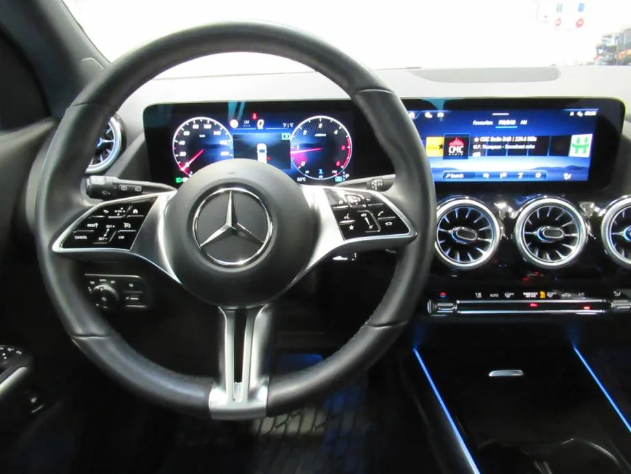 mercedes-benz gla 200 d progressive advanced plus **3 godine jamstva** - slika 8