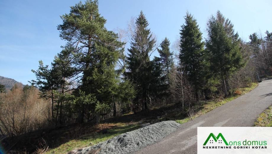 Dva građevinska zemljišta nedaleko NP Risnjak - Velika Voda, Delnice