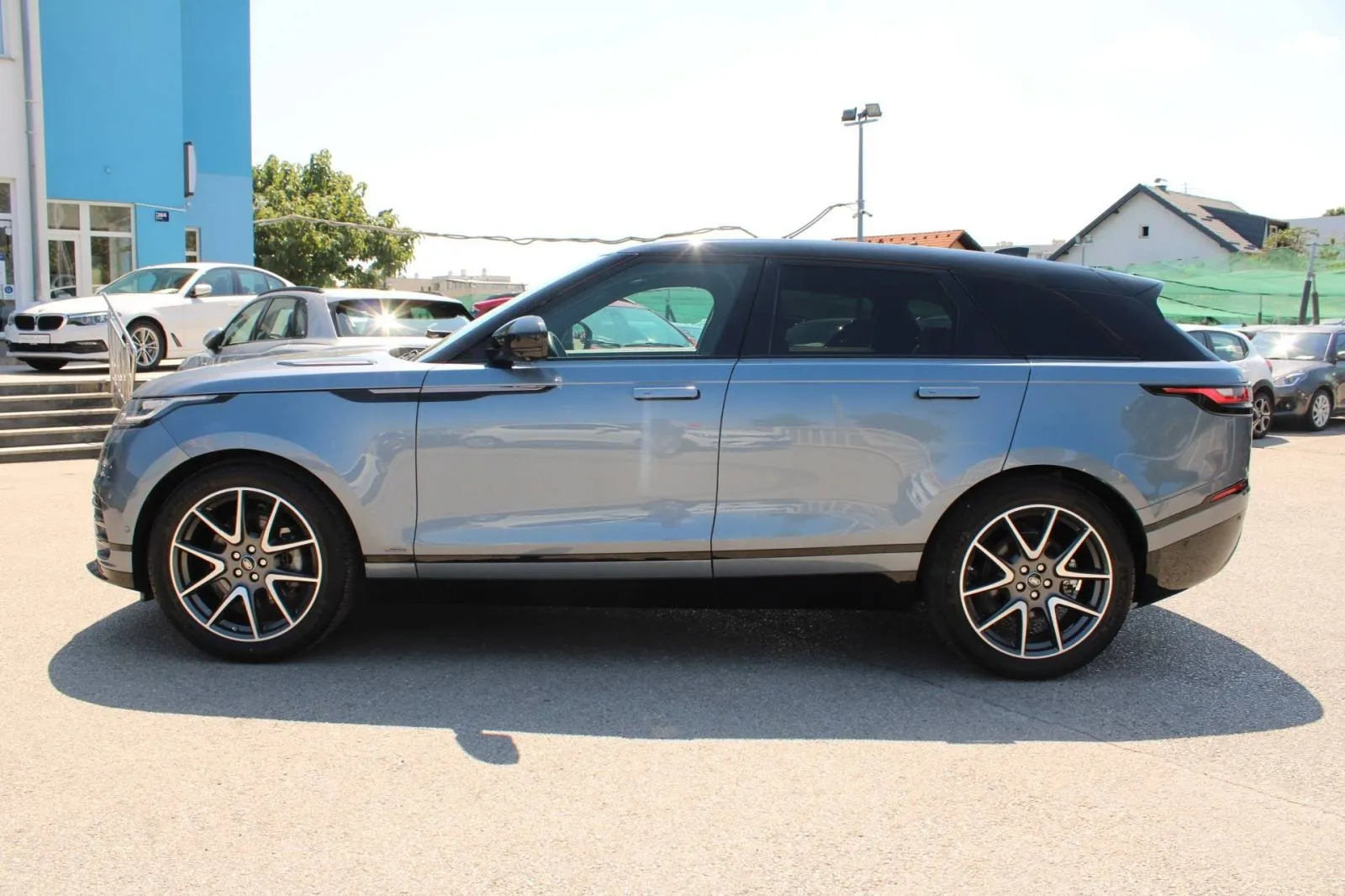 land rover range rover velar 2.0d 4wd r-dynamic - slika 11
