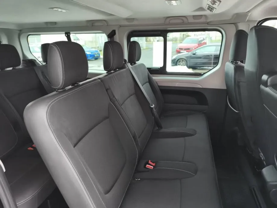 renault traffic passenger grand intens dci 170 automatik - slika 16