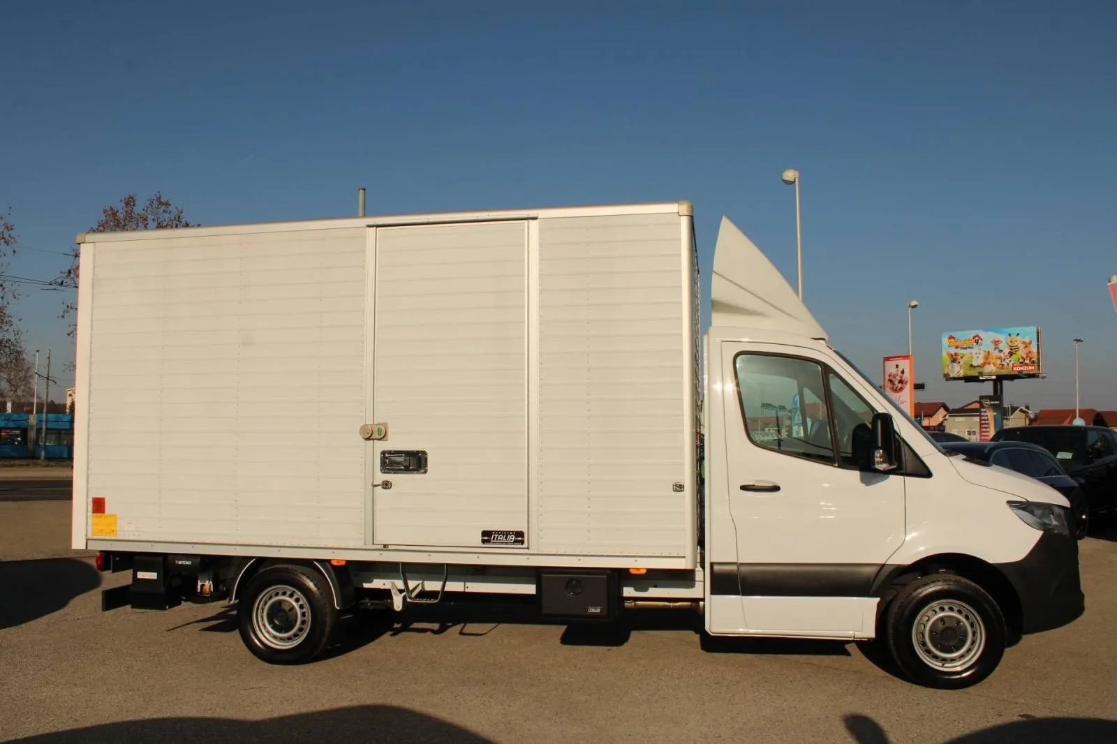 mercedes-benz sprinter 315 cdi kutija + rampa, 2024 god. - slika 4