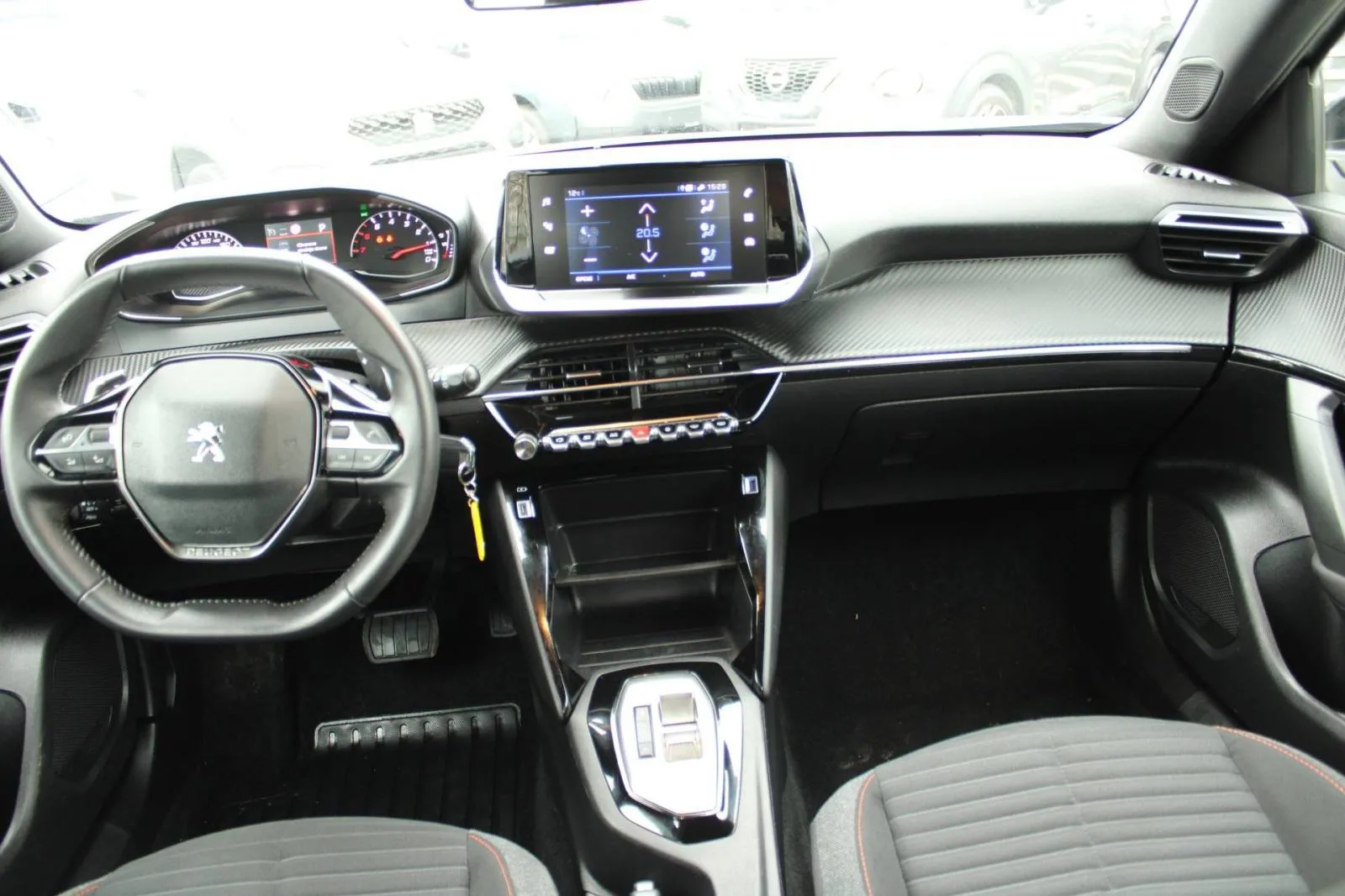 peugeot 2008 1.2 puretech automatik *led, navigacija* - slika 12