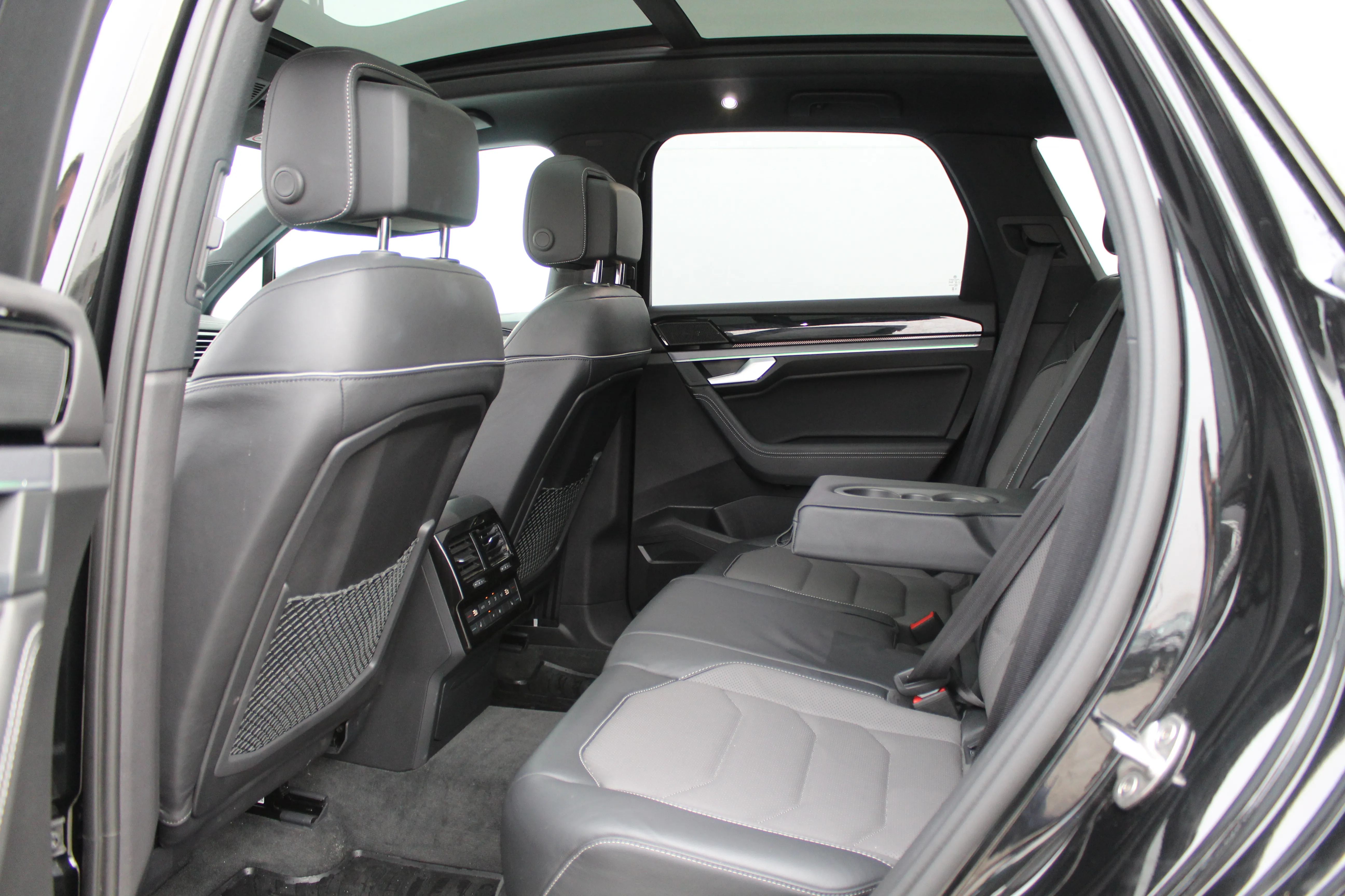 13071 volkswagen touareg pa 3.0 v6 tdi 4m r-line - slika 11